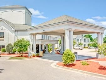 Days By Wyndham Hotel Louisburg